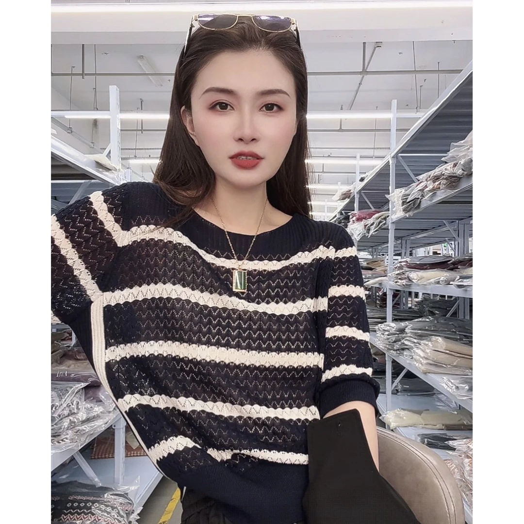 【例畔精选】2025春季洋气别致条纹镂空时尚百搭圆领针织衫S897#