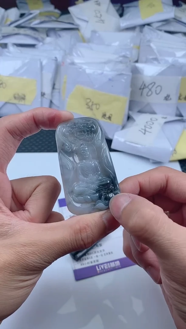 翡翠未镶嵌颈饰