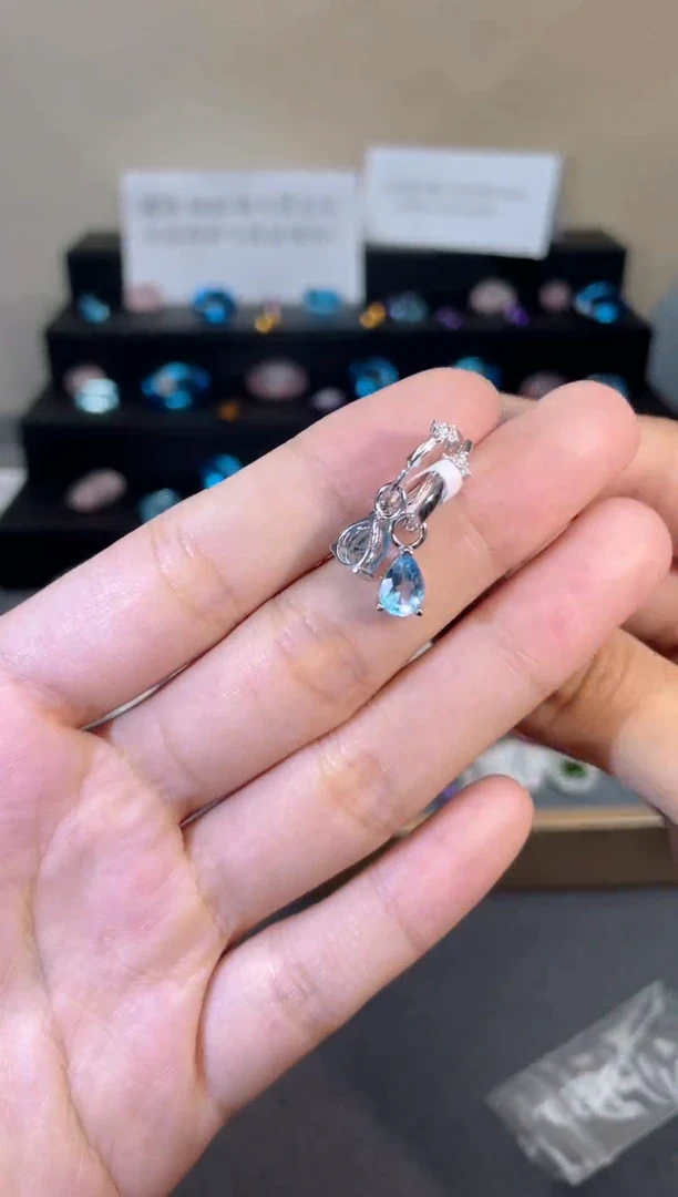 银S925镶嵌托帕石耳饰天然宝石