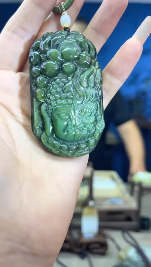 和田玉未镶嵌颈饰1