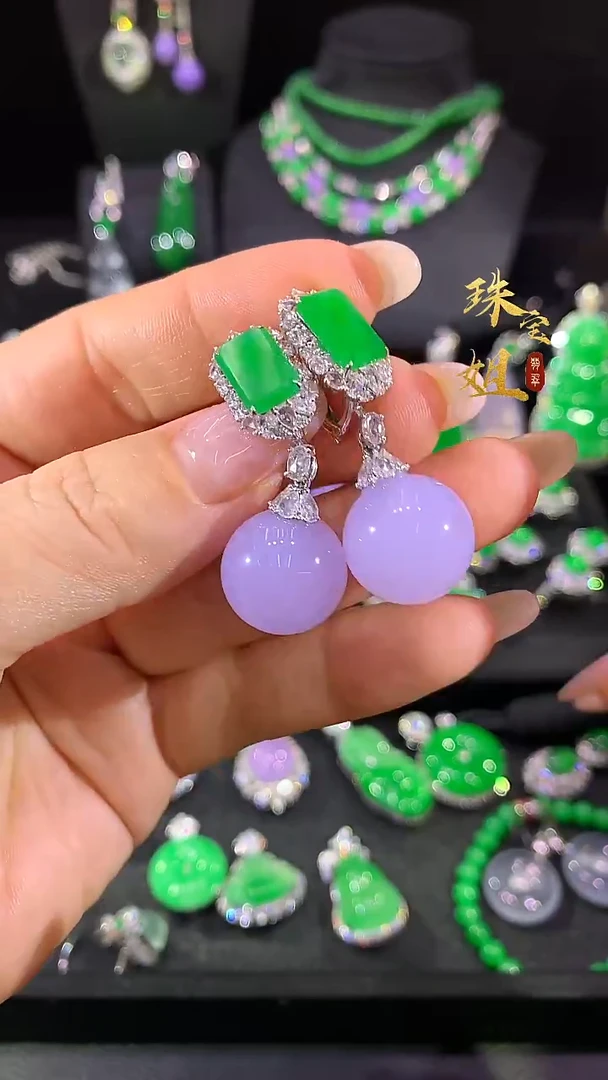 18K金镶嵌翡翠耳饰耳饰