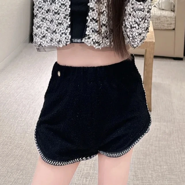 99新 Chanel/香奈儿 34码 24C水钻滚边蓝色亮片黑色粗花呢短裤