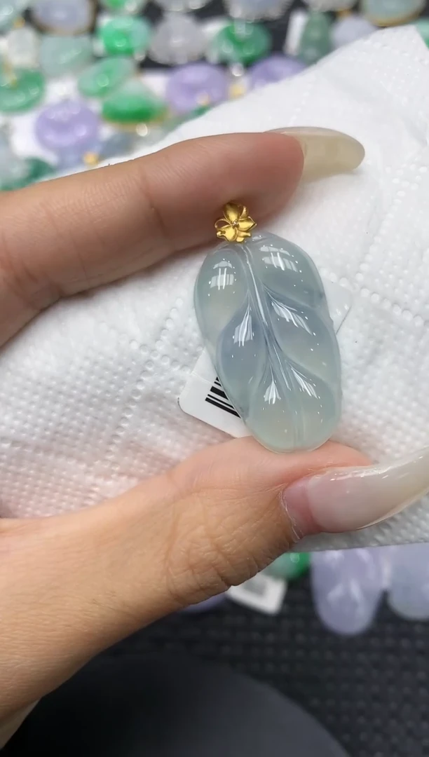 颈饰18K金镶嵌翡翠11111111111