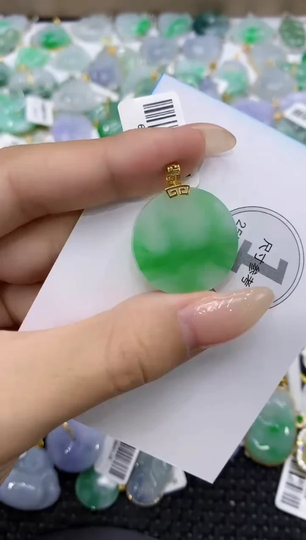 颈饰18K金镶嵌翡翠111111111111