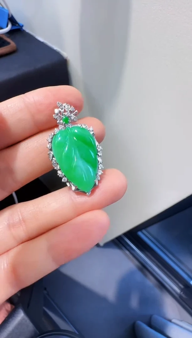 【闪购商品】翡翠颈饰18K金镶嵌00008900