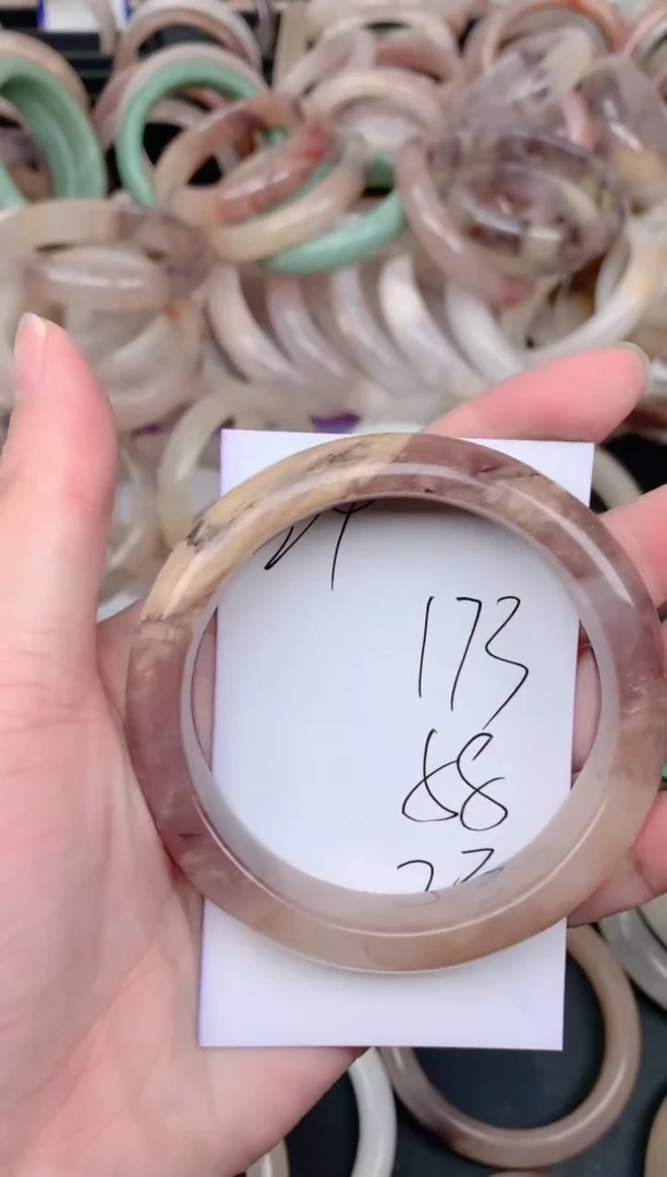 未镶嵌手镯石英质玉173