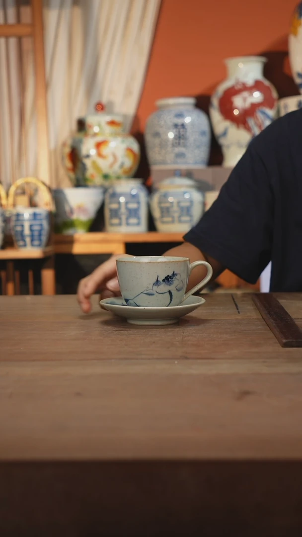 现代景德镇设计师釉下手绘陶瓷餐具