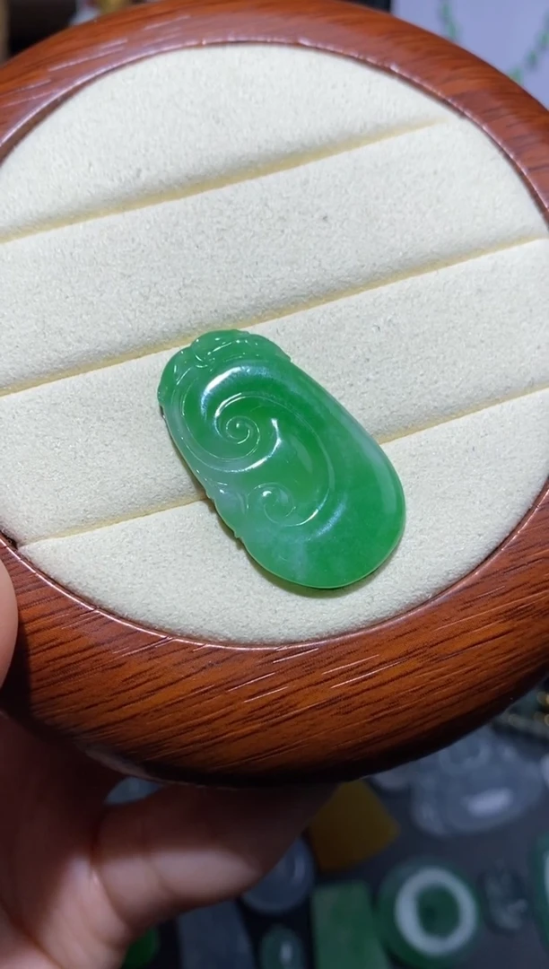 未镶嵌定制翡翠如意32.1*18.5*2.5