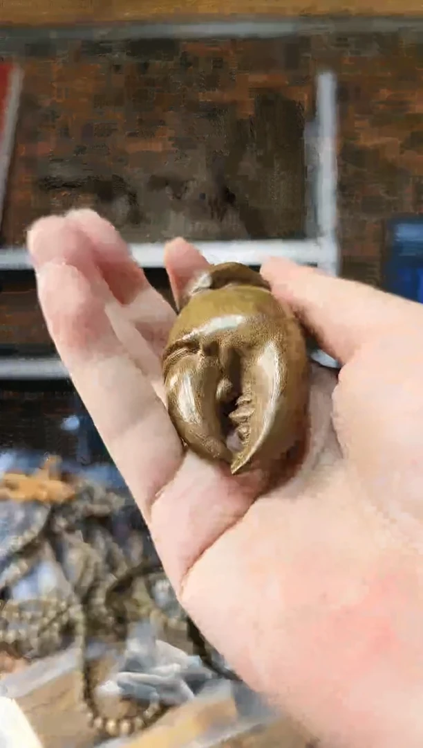 楠木（金丝楠）把件蟹钳