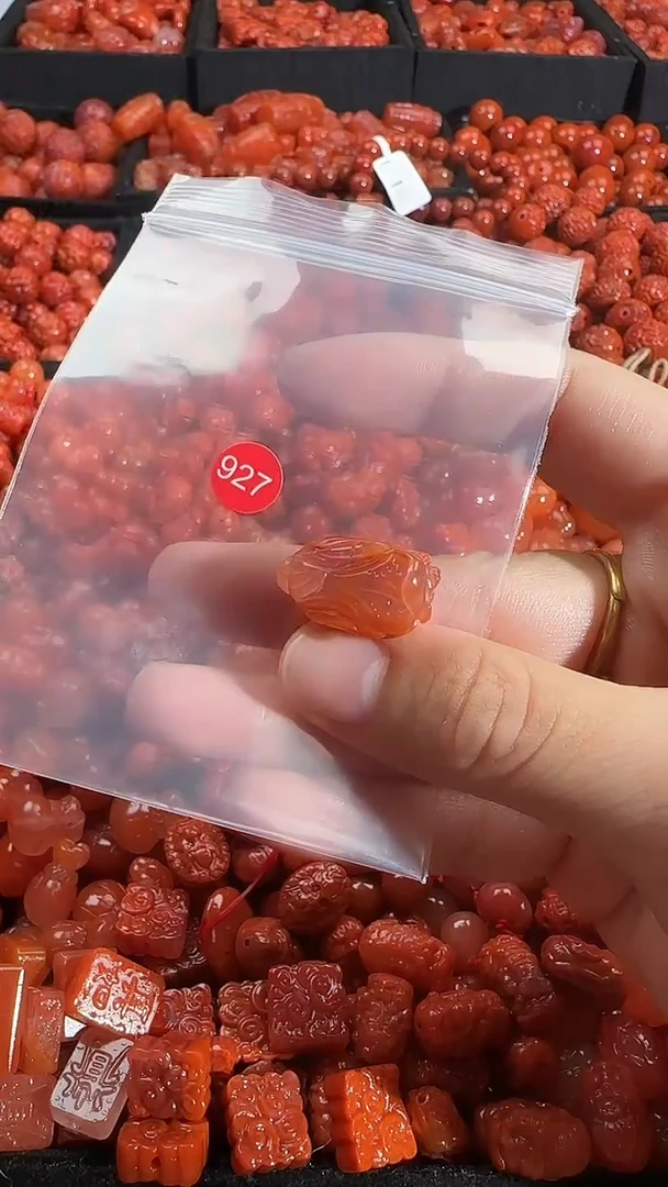 颈饰未镶嵌南红玛瑙1