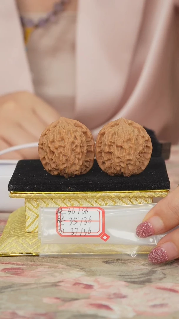 文玩核桃把件非嫁接北京
