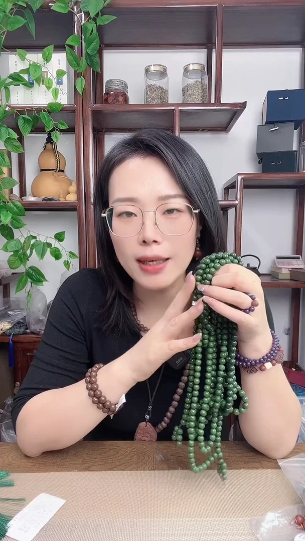 泥塑梦灵凝神的大脖挂