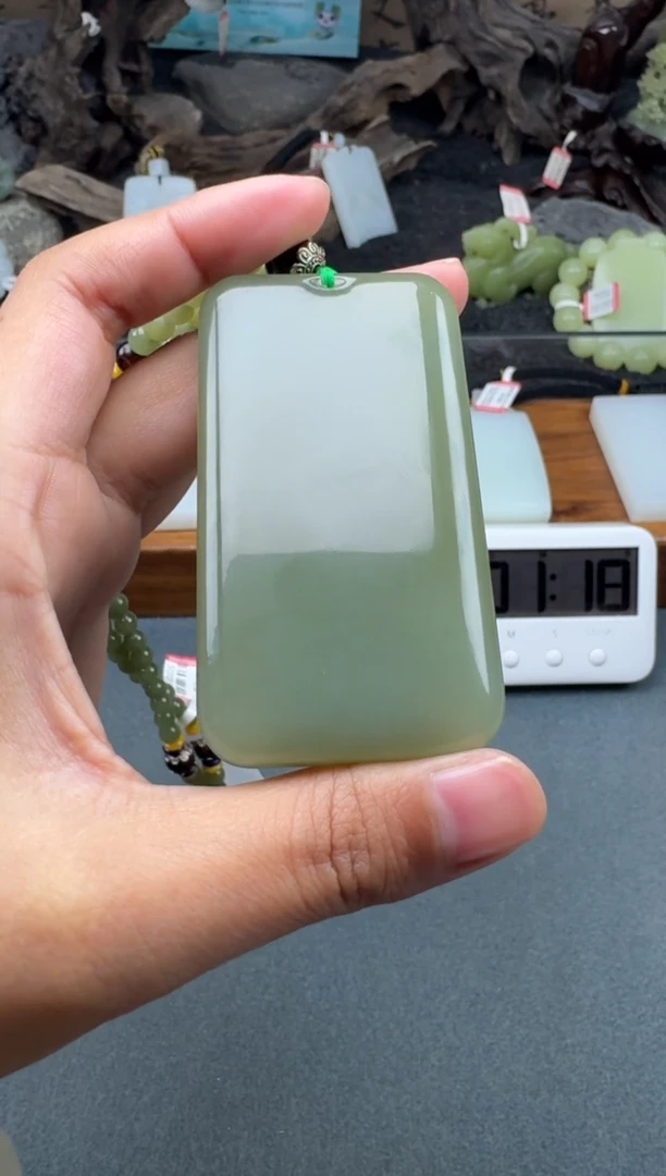 颈饰未镶嵌和田玉1