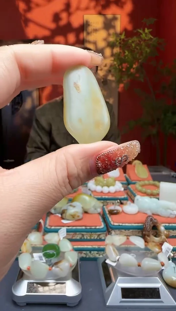 【闪购商品】和田玉吊坠未镶嵌吊坠12克