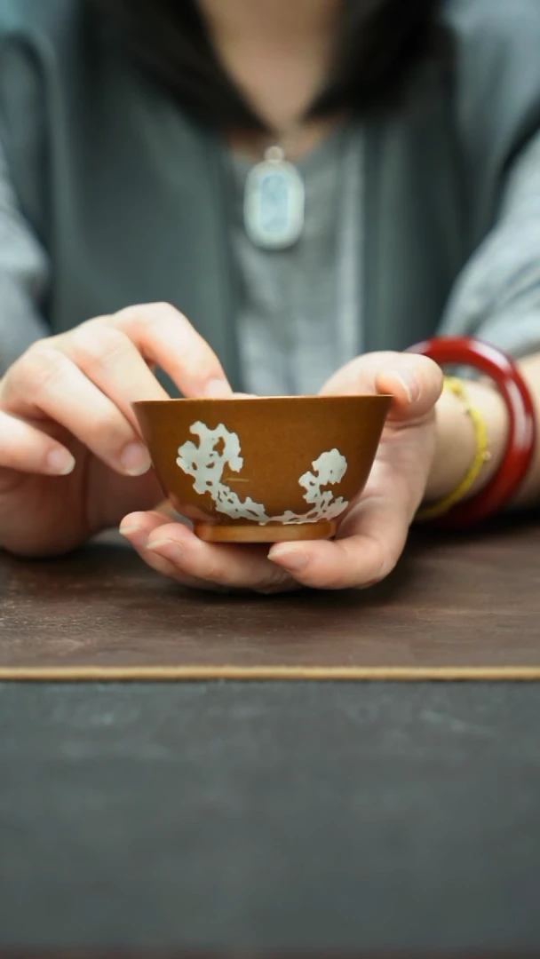 杯景德镇紫金釉竹石图若深杯