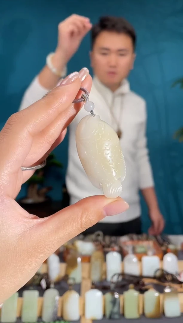 颈饰未镶嵌和田玉1