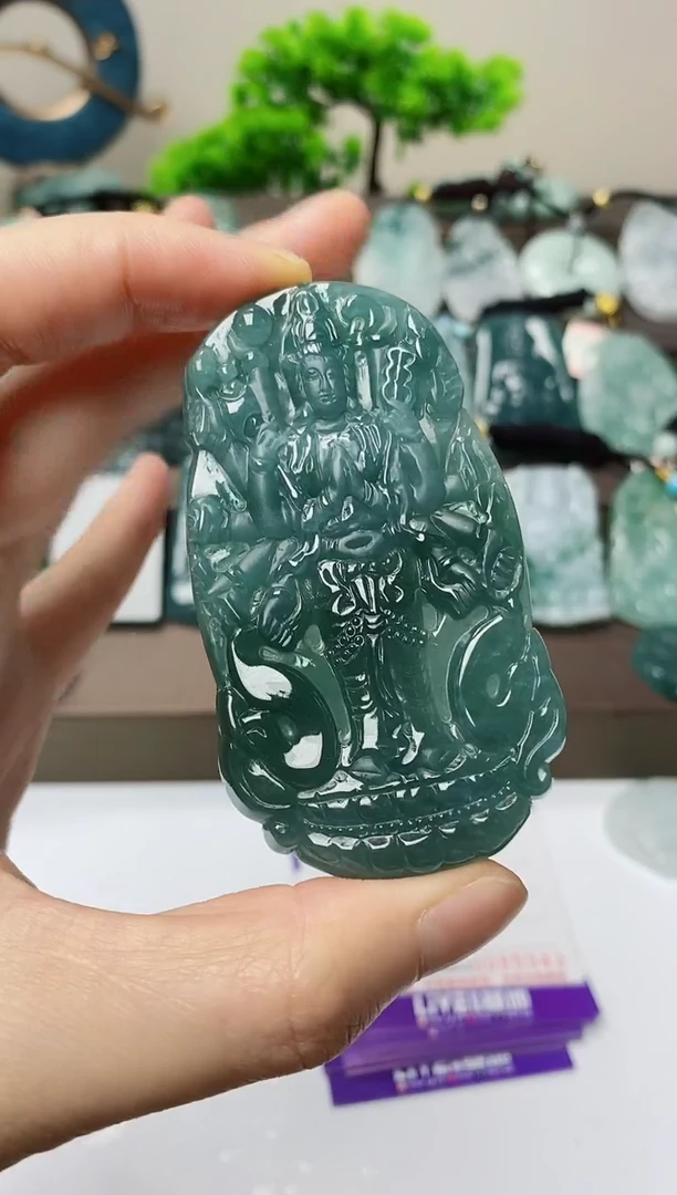翡翠未镶嵌颈饰