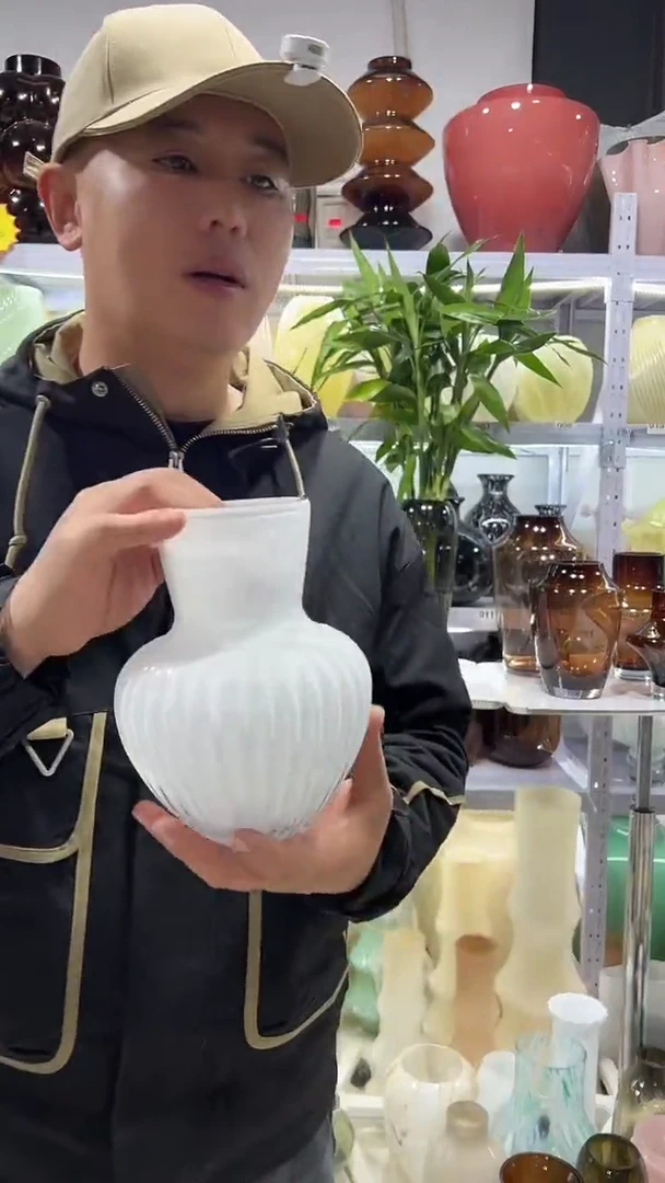 白色小蘑菇微瑕介意勿拍