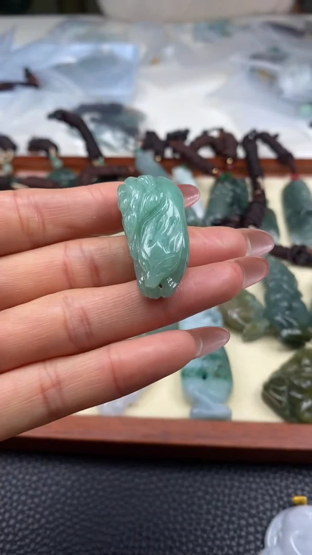 【闪购商品】翡翠挂件未镶嵌天然A货翡翠