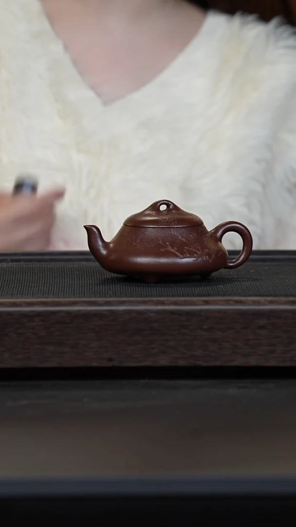【闪购商品】紫砂茶壶紫朱泥刻绘汉棠石瓢