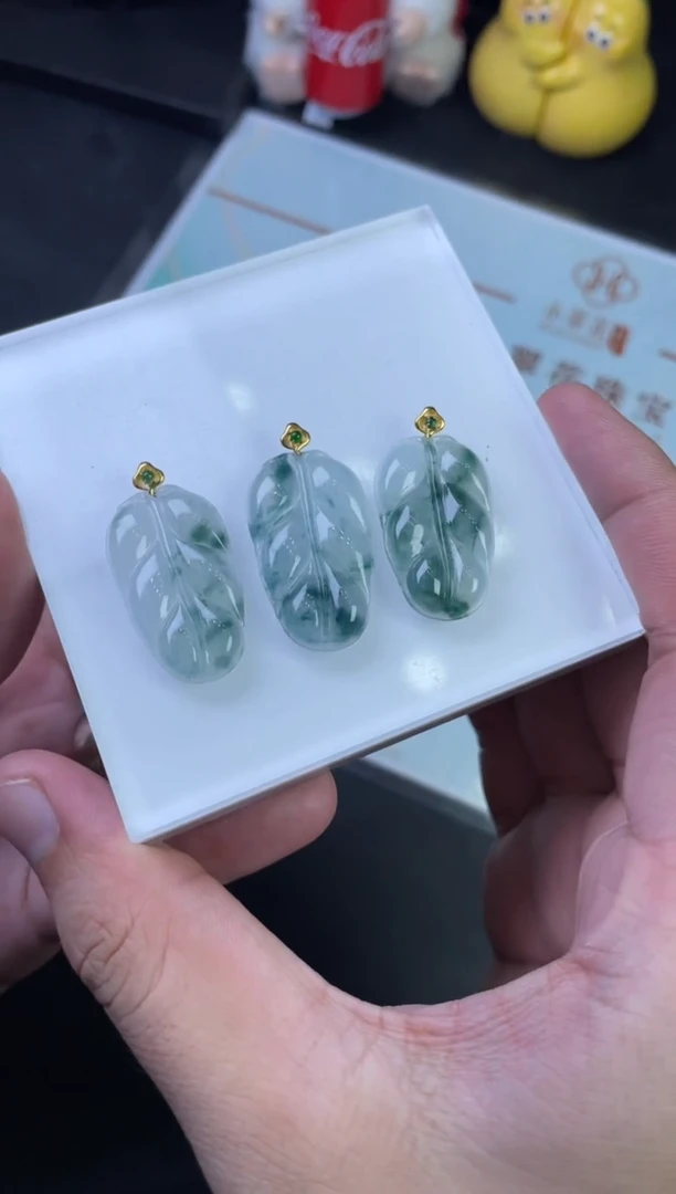 颈饰18K金镶嵌翡翠多样性发一件H7