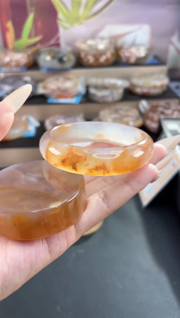 未镶嵌手镯石英质玉56