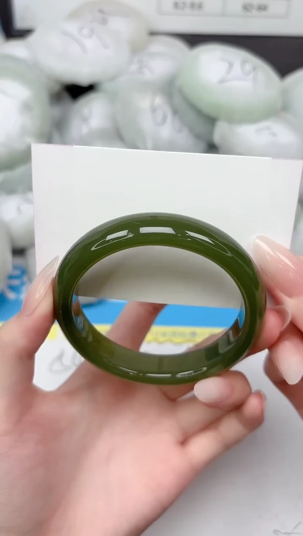 未镶嵌手镯石英质玉217-58.9