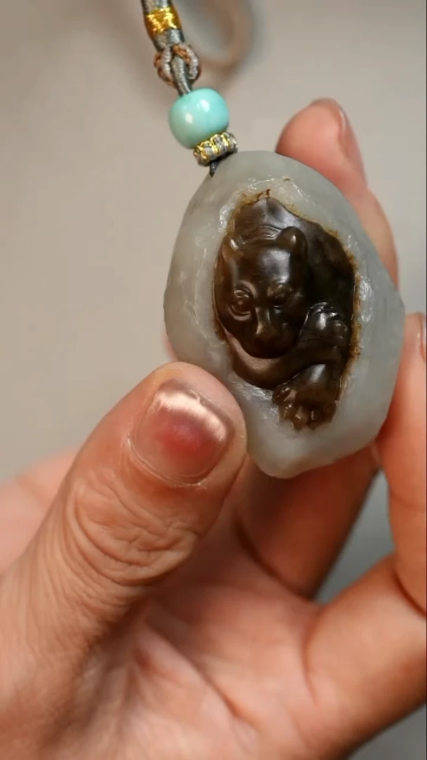 未镶嵌和田玉挂件雪豹