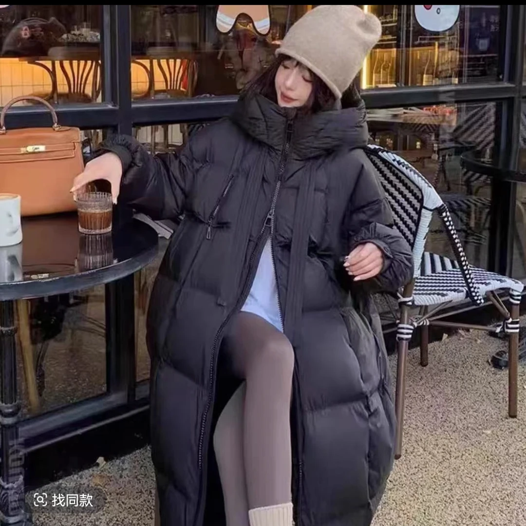 女士宽松过膝版连帽羽绒服