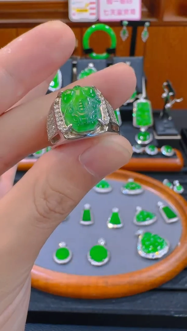 翡翠戒指银S925镶嵌天然a货翡翠