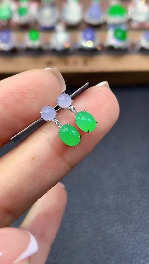 18K金镶嵌翡翠耳饰A11