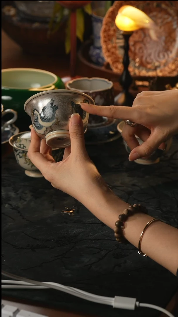 瓷片一生一物     幸运鹅鎏金压手杯