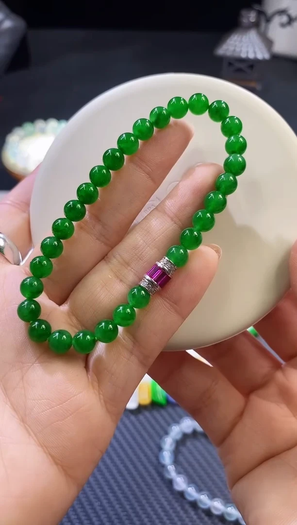 未镶嵌挂件翡翠绿手串