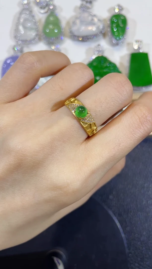 颈饰18K金镶嵌翡翠团购1