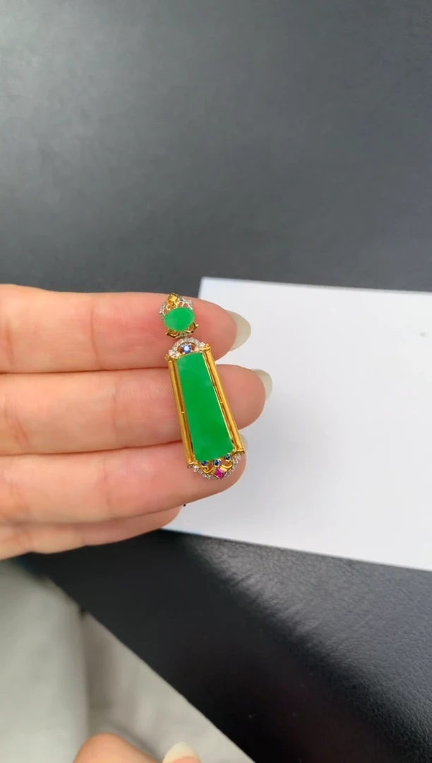 18K金镶嵌定制翡翠48小时鉴赏期 退货不扣服务费