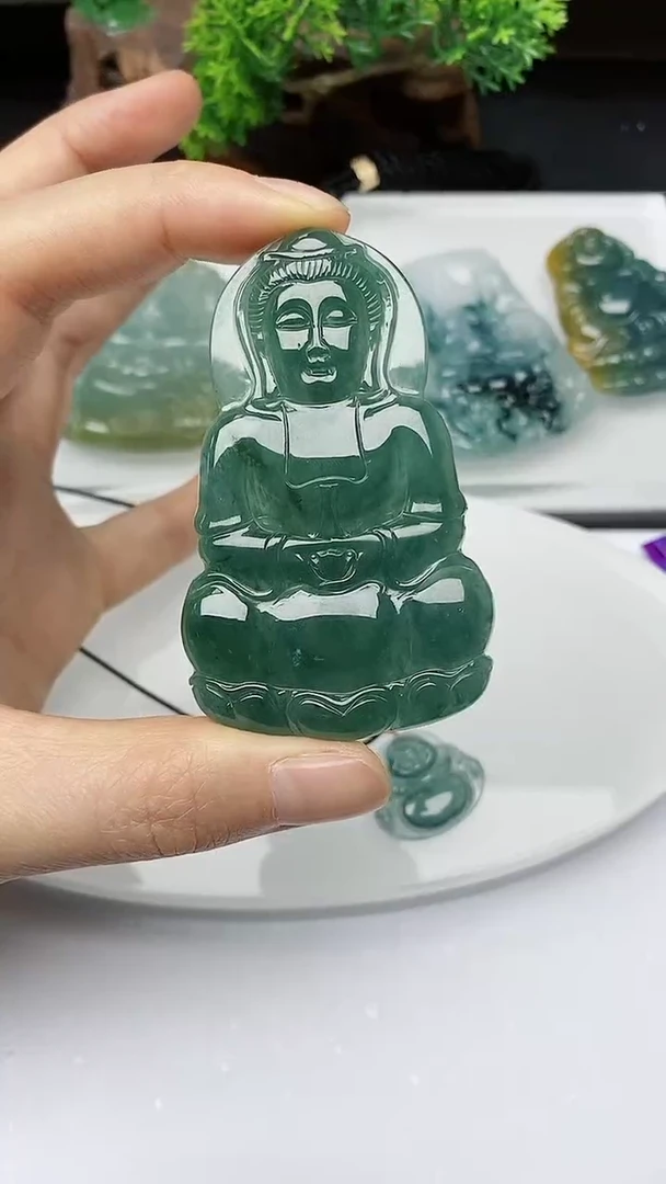 【闪购商品】翡翠颈饰未镶嵌