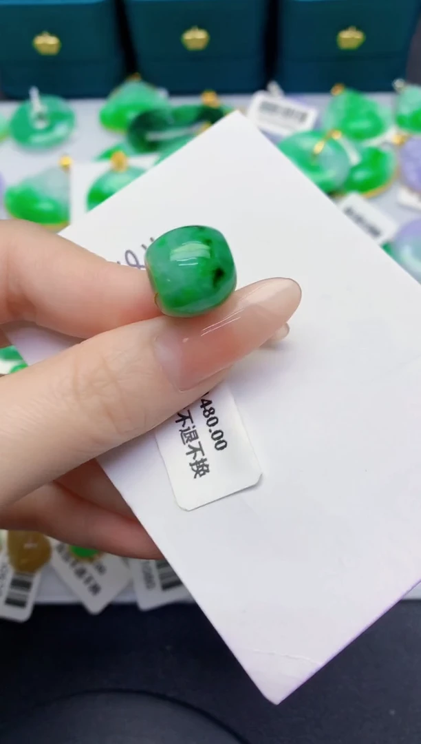 颈饰未镶嵌翡翠缅甸天然翡翠A货