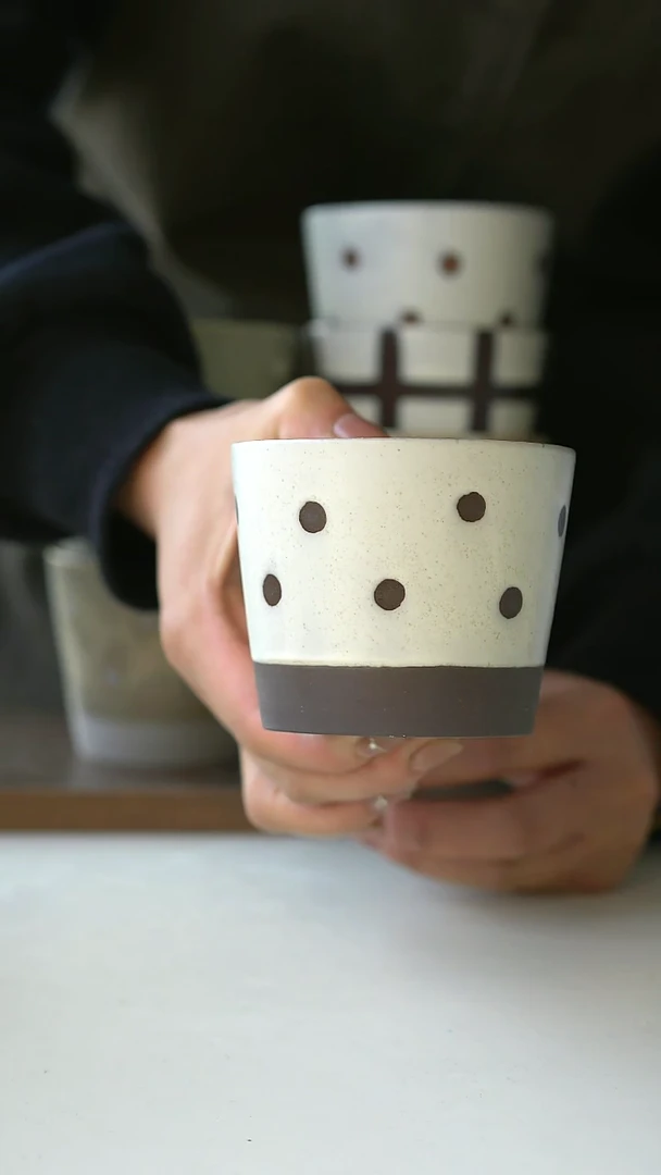 【闪购商品】陶瓷微瑕巧克力波点猪口杯@4-2@