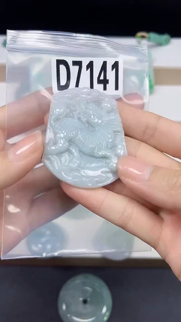 颈饰未镶嵌翡翠天然翡翠吊坠挂件