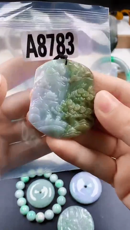 颈饰未镶嵌翡翠天然翡翠吊坠挂件