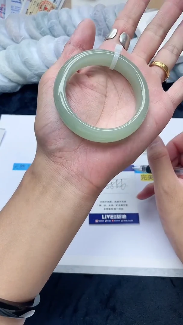 石英质玉手镯未镶嵌40
