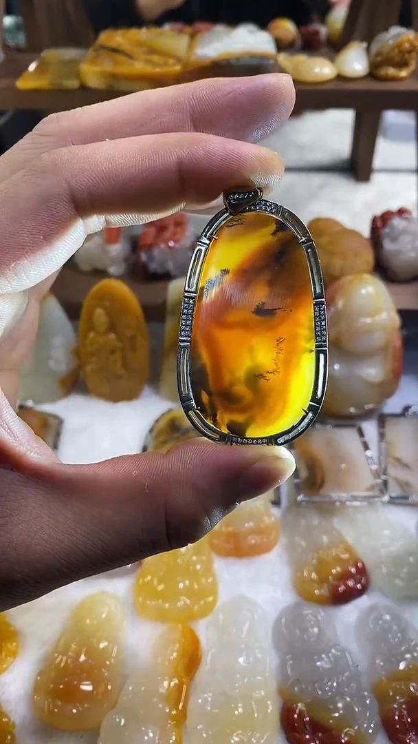 银S925镶嵌石英质玉（黄龙玉）吊坠(不含链)黄龙玉水草花无事牌