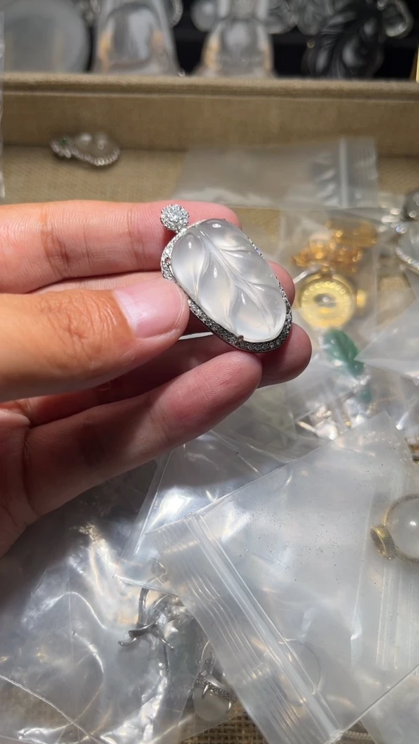 石英质玉银S925镶嵌颈饰无