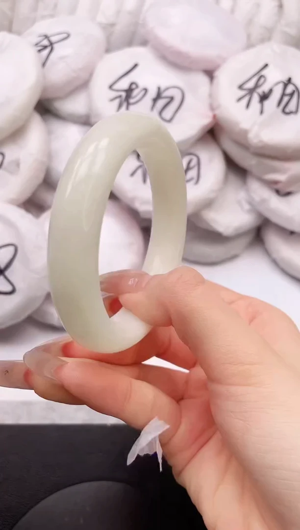 【闪购商品】和田玉手镯未镶嵌18L71-56