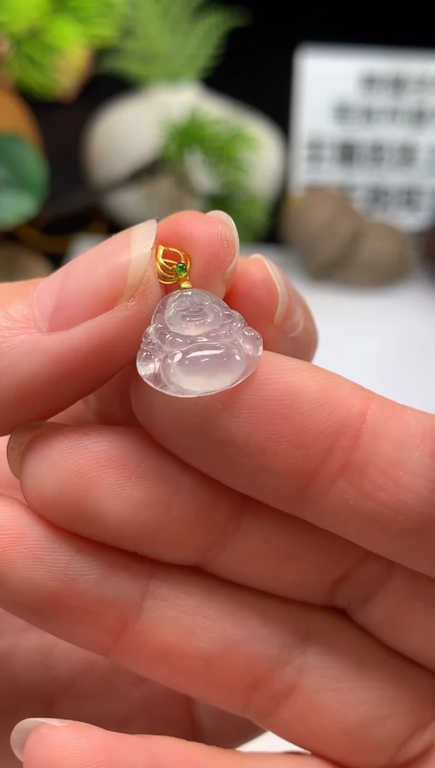 颈饰18K金镶嵌翡翠莫*---111227