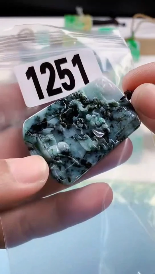 【闪购商品】翡翠挂件未镶嵌天然翡翠吊坠挂件