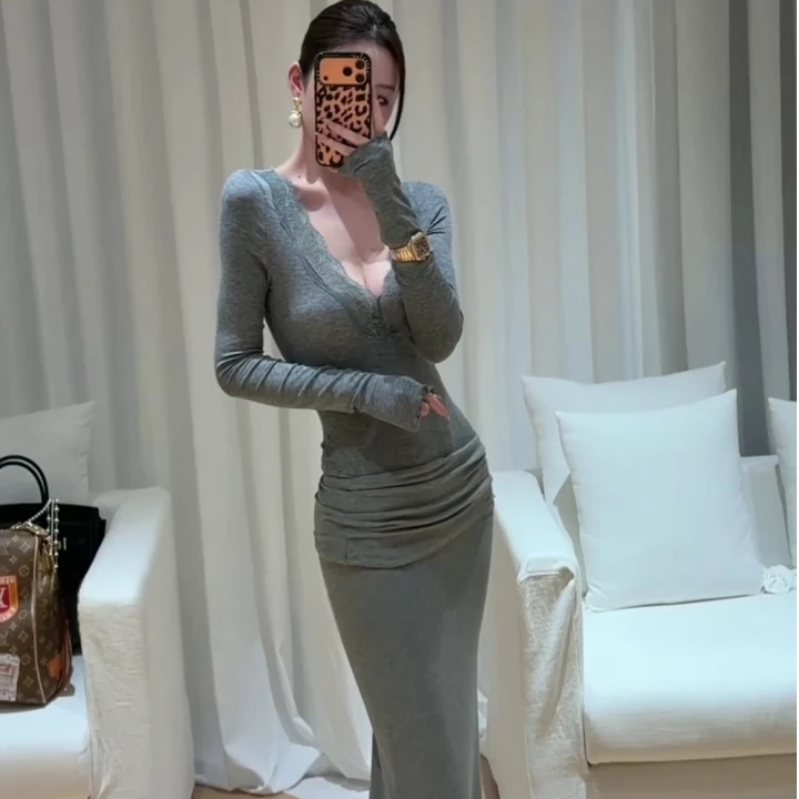 韩系chic别致独特高级超好看上衣小众灰色V领长袖包臀半身裙套装