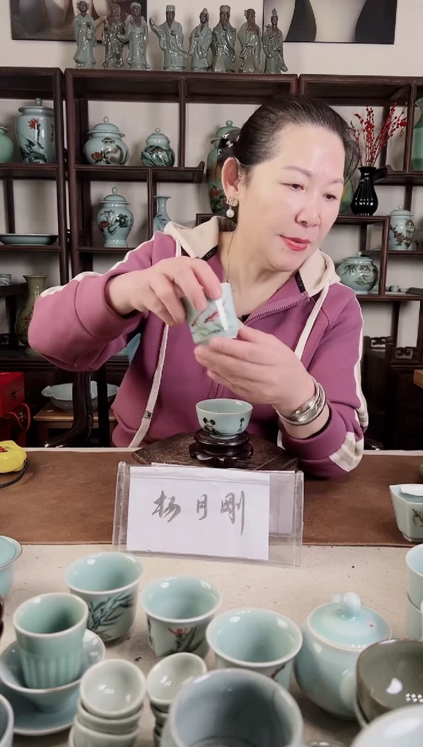 釉中彩 鱼画 直口杯L