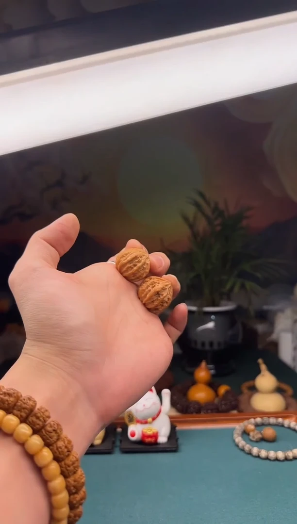 【闪购商品】文玩核桃吊坠小秋子一对（小手捻）