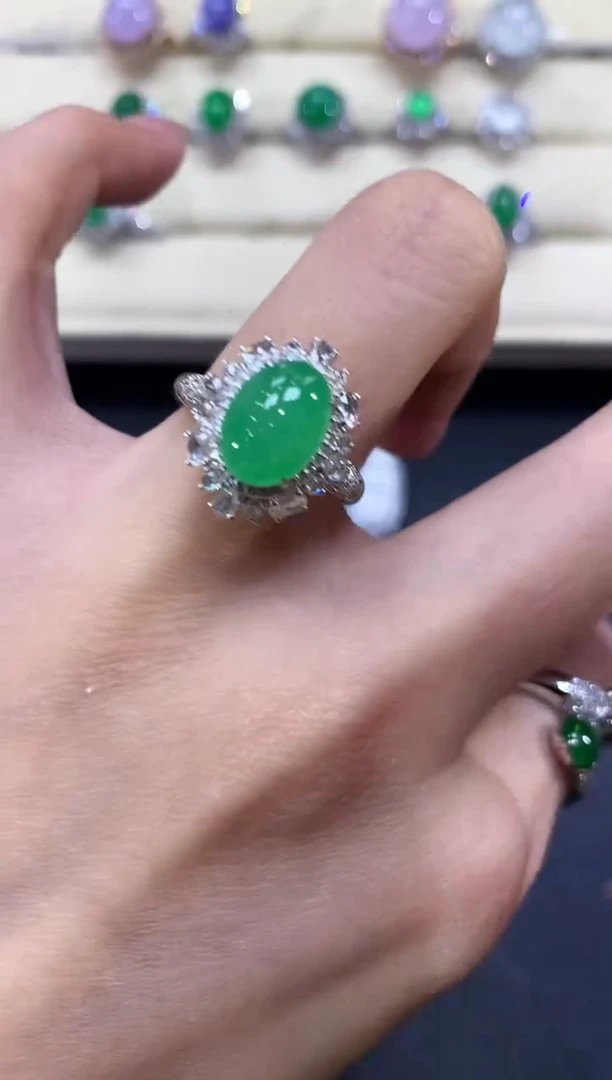 【闪购商品】翡翠戒指18K金镶嵌a211          